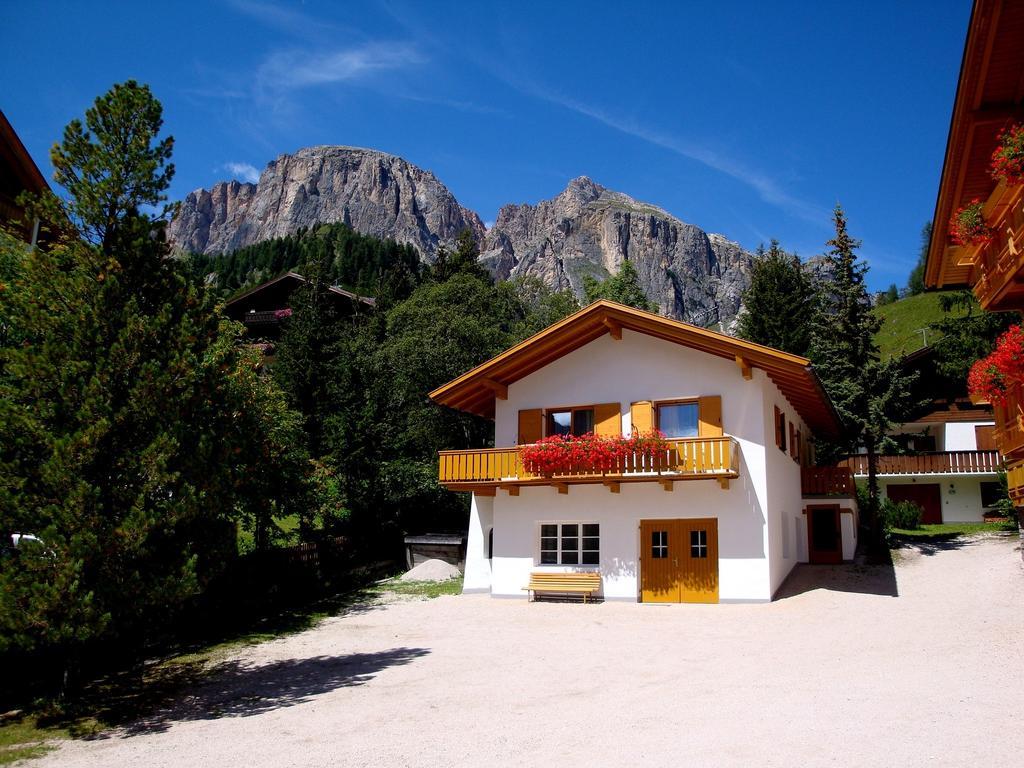 La Pineta Apartment Colfosco Luaran gambar