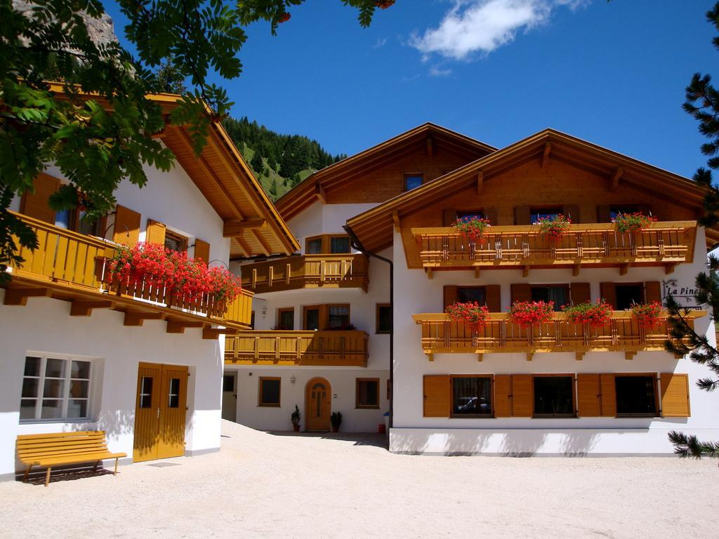 La Pineta Apartment Colfosco Luaran gambar